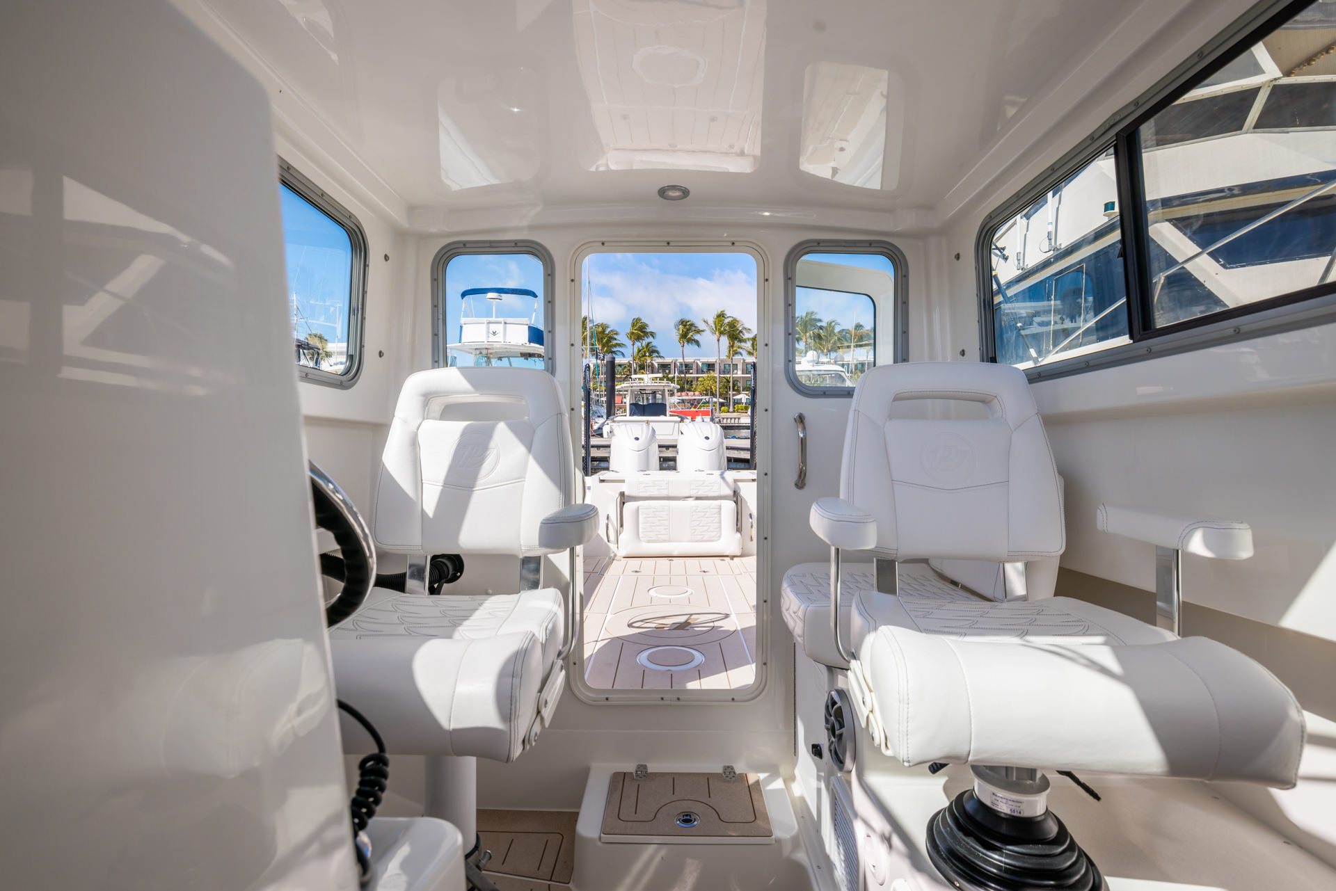 Parker Boats 247 Explorer Interior 06